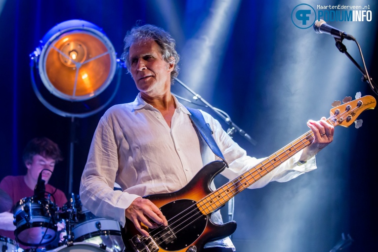 Foto John Illsley & Band op John Illsley of Dire Straits - 10/03 - Boerderij