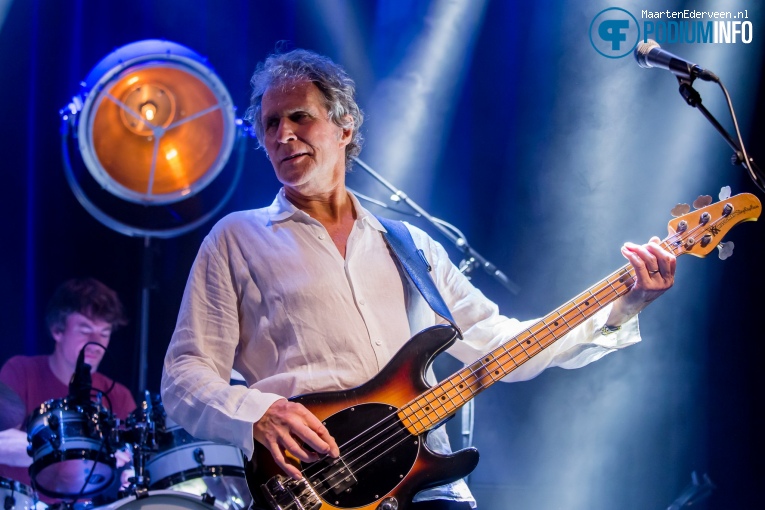 John Illsley & Band op John Illsley of Dire Straits - 10/03 - Boerderij foto