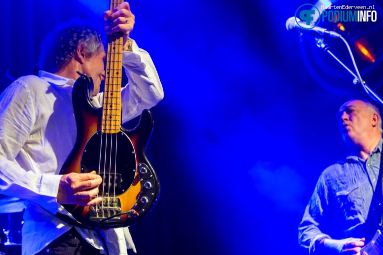 Foto John Illsley & Band op John Illsley of Dire Straits - 10/03 - Boerderij