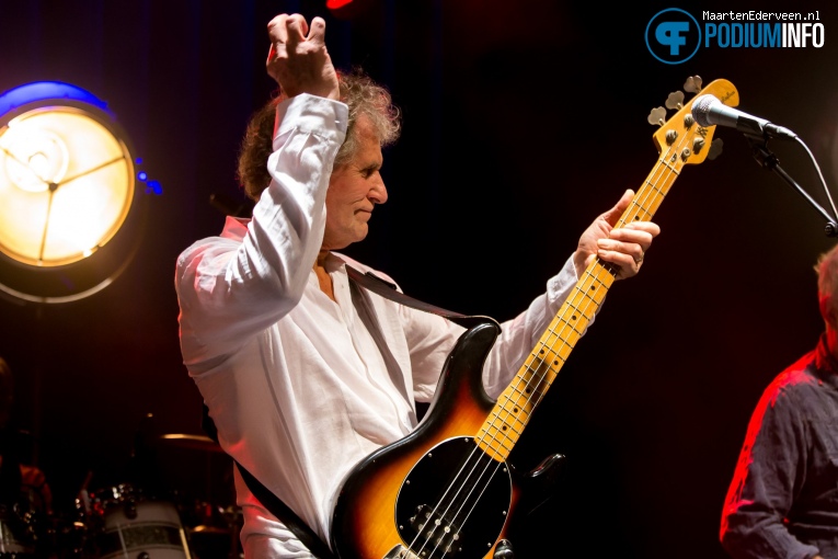 John Illsley & Band op John Illsley of Dire Straits - 10/03 - Boerderij foto