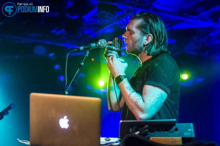Örvar Smárason op Sin Fang / Sóley / Örvar Smárason - 11/03 - Ekko foto