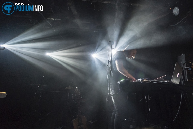 Örvar Smárason op Sin Fang / Sóley / Örvar Smárason - 11/03 - Ekko foto