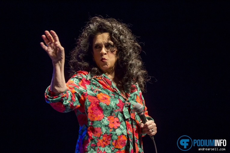 Gal Costa op Gal Costa / Gilberto Gil / Nando Reis - 13/03 - Melkweg foto
