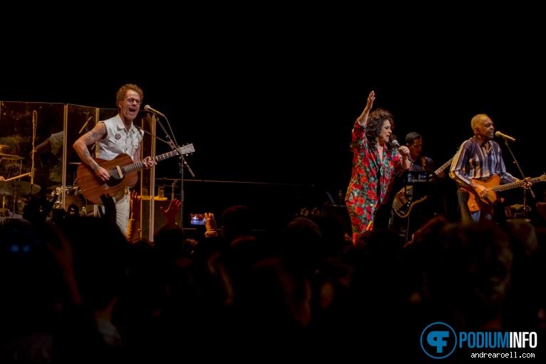 Gal Costa op Gal Costa / Gilberto Gil / Nando Reis - 13/03 - Melkweg foto