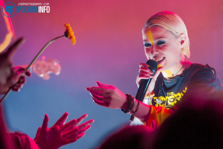 Foto Tonight Alive op Tonight Alive - 16/3 - Melkweg