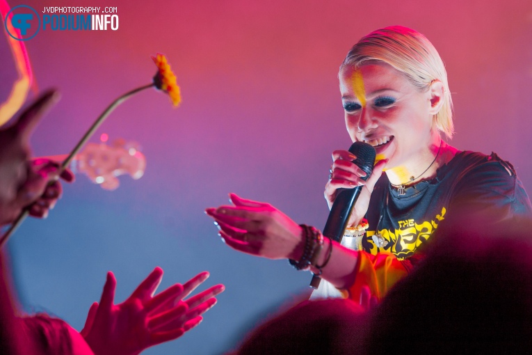 Tonight Alive op Tonight Alive - 16/3 - Melkweg foto