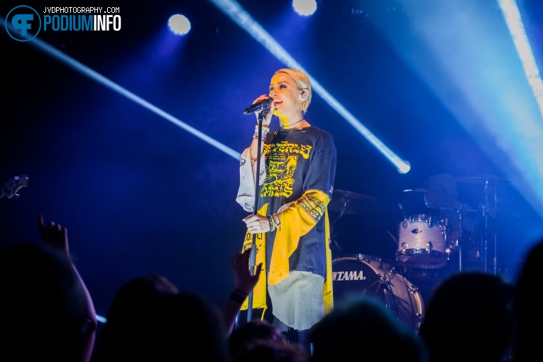 Tonight Alive op Tonight Alive - 16/3 - Melkweg foto