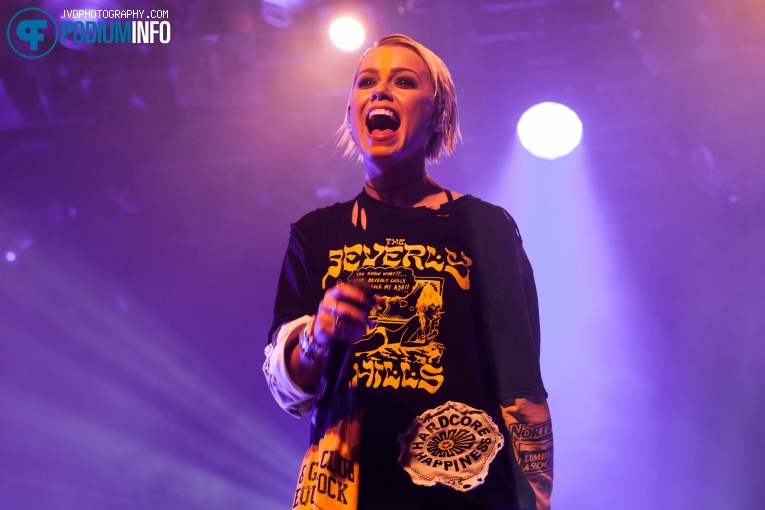 Tonight Alive op Tonight Alive - 16/3 - Melkweg foto