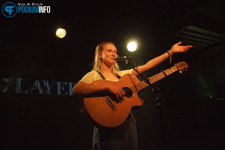 Billie Marten op 7 Layers Sessions - 23/03 - Rotown foto