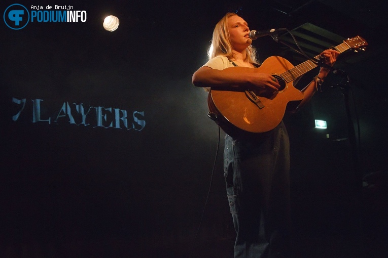 Billie Marten op 7 Layers Sessions - 23/03 - Rotown foto