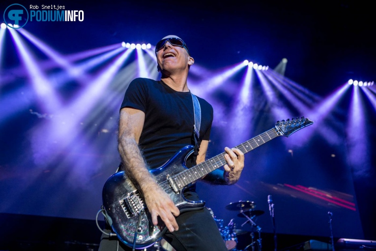 Joe Satriani op G3 - 31/03 - De Oosterpoort foto
