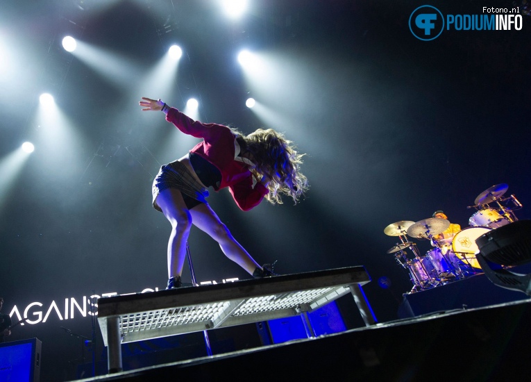 Foto Against The Current op Fall Out Boy - 04/04 - AFAS Live