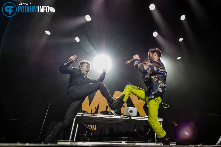 MaX op Fall Out Boy - 04/04 - AFAS Live foto