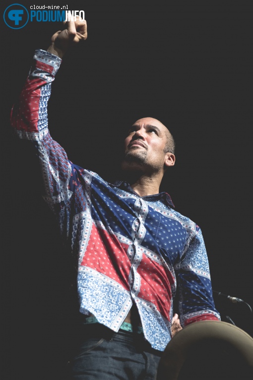 Ben Harper op Ben Harper & Charlie Musselwhite foto
