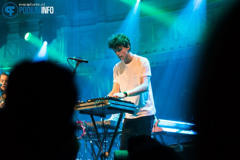 BEAUX op George Ezra - 10/04 - Paradiso foto