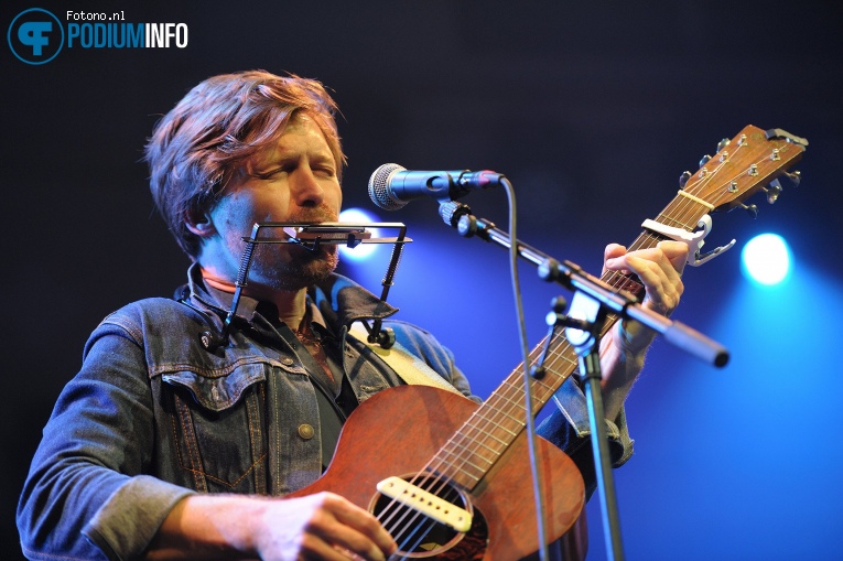 Matthew Crosby op Jacqueline Govaert - 13/04 - Paradiso foto