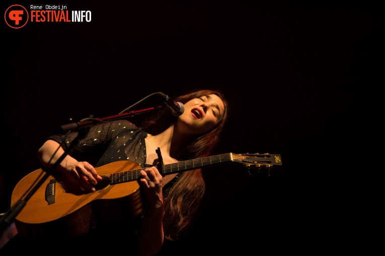 Foto Tom McRae op Naked Song Festival 2018