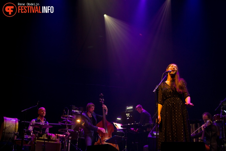 The Colorist Orchestra ft. Lisa Hannigan op Naked Song Festival 2018 foto