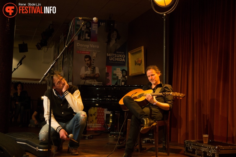 Foto Tom McRae op Naked Song Festival 2018