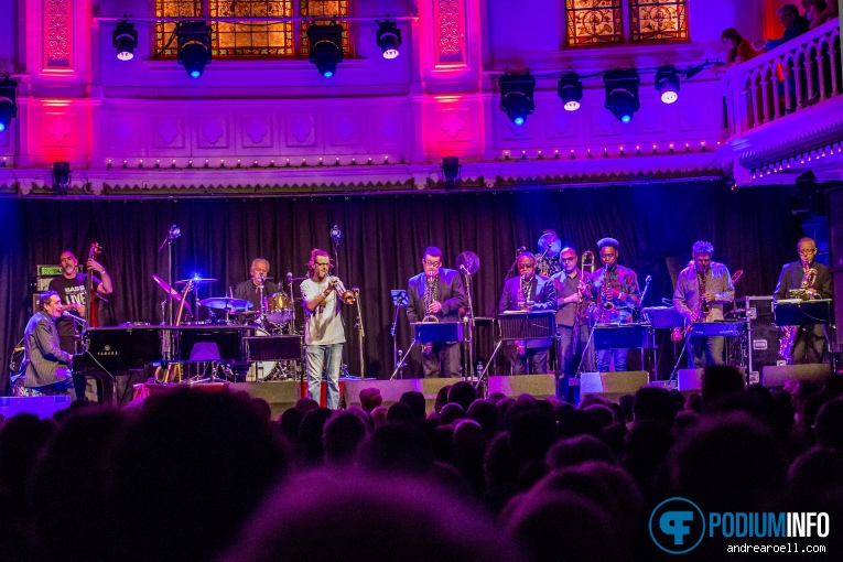 Jools Holland & His R&B Orchestra op Jools Holland & His R&B Orchestra - 14/04 - Paradiso foto