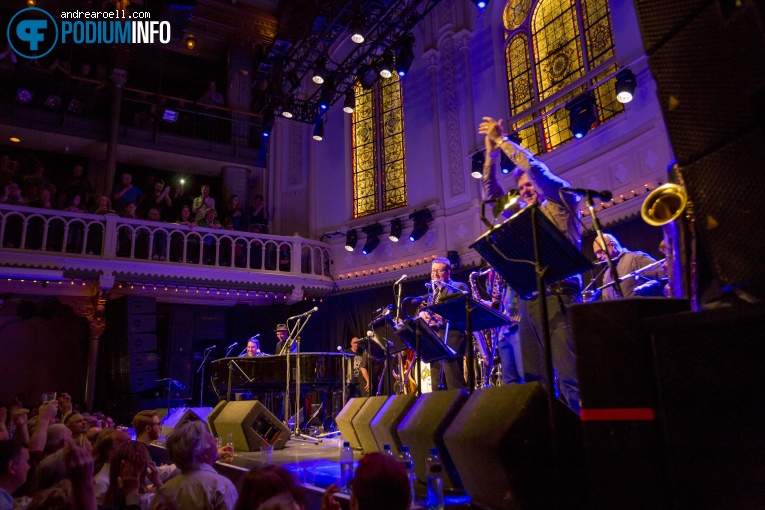 Jools Holland & His R&B Orchestra op Jools Holland & His R&B Orchestra - 14/04 - Paradiso foto