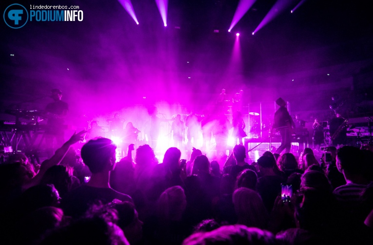 Bastille op Bastille Reorchestrated - 18/04 - TivoliVredenburg foto