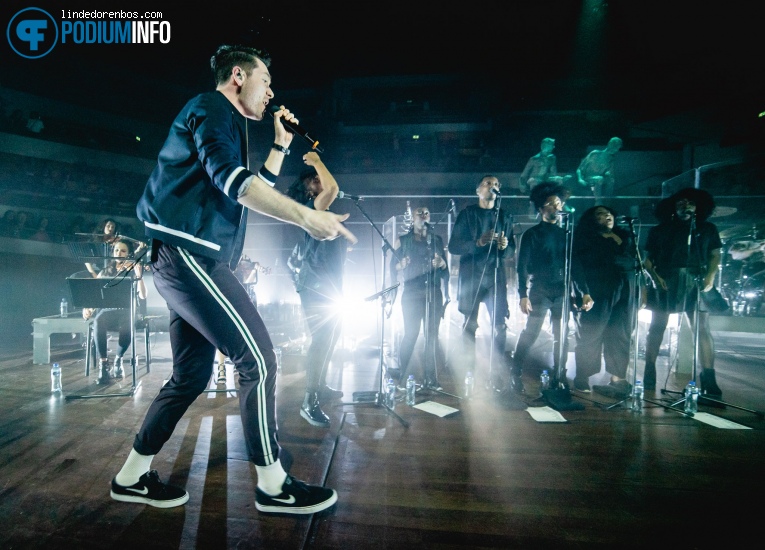 Bastille op Bastille Reorchestrated - 18/04 - TivoliVredenburg foto