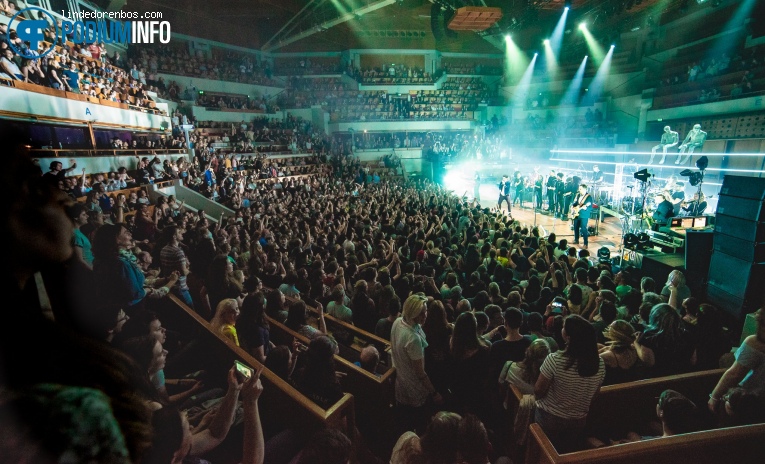 Bastille op Bastille Reorchestrated - 18/04 - TivoliVredenburg foto