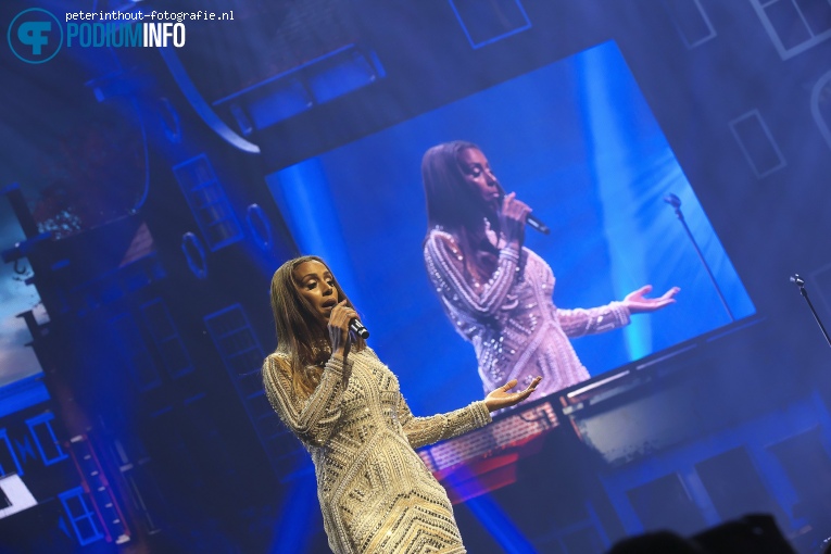 Glennis Grace op Holland Zingt Hazes - 20/04 - Ziggo Dome foto