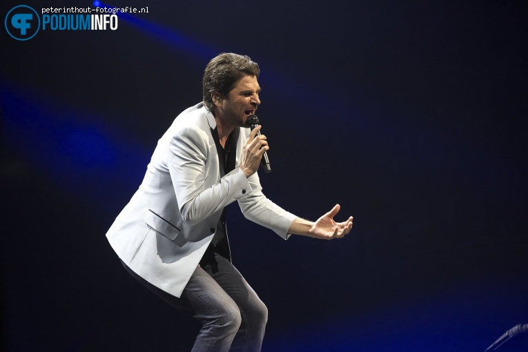 Xander de Buisonjé op Holland Zingt Hazes - 20/04 - Ziggo Dome foto