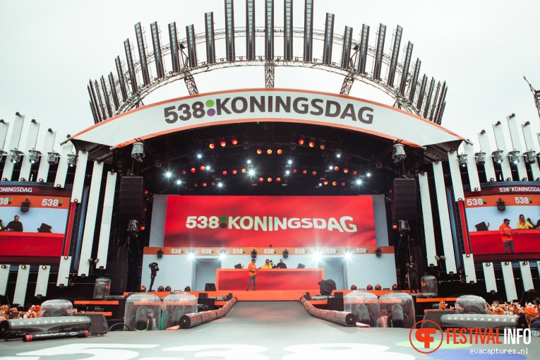 Kris Kross Amsterdam op 538 Koningsdag 2018 foto