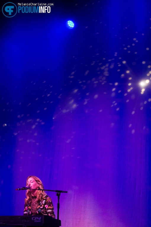 Lauren Jones op Anastacia 23/04 - Paradiso foto