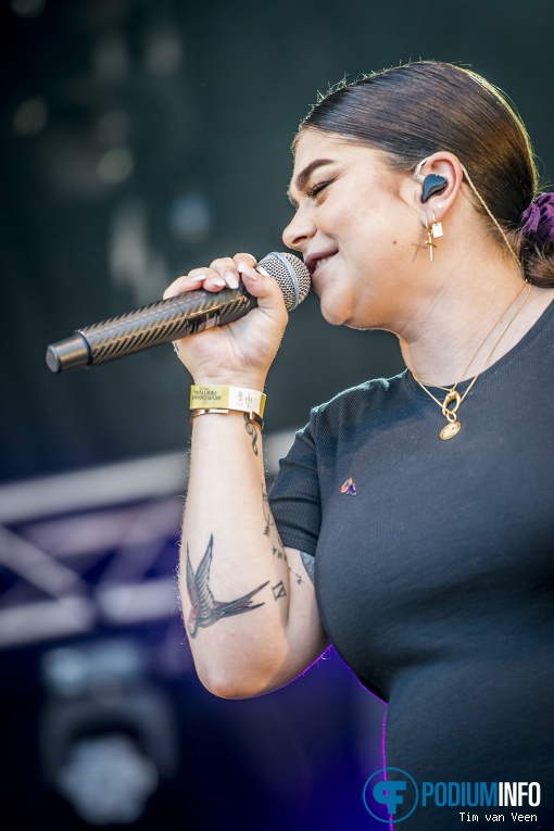 Roxeanne Hazes op Bevrijdingsfestival Utrecht 2018 foto