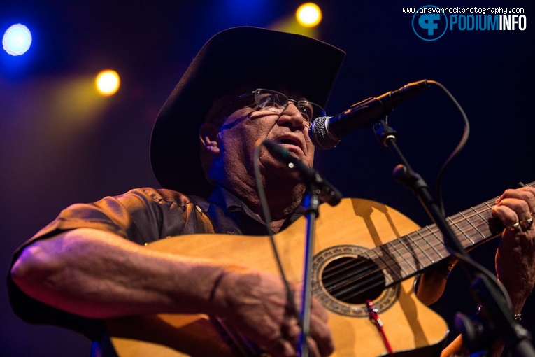 Eliades Ochoa op Eliades Ochoa - 29/04 - TivoliVredenburg foto