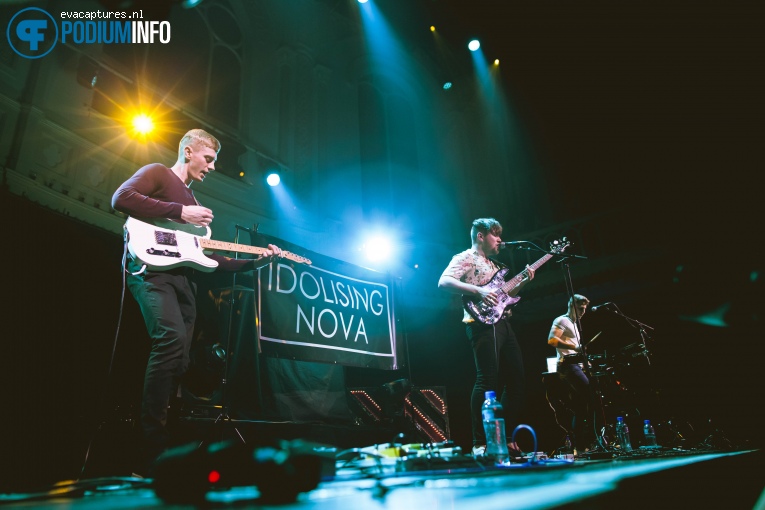 Idolising Nova op The Vamps - 16/5 - Paradiso foto