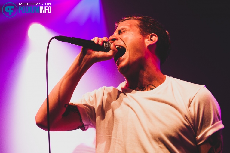 Broadside op Trash boat - 22/5 - Melkweg foto