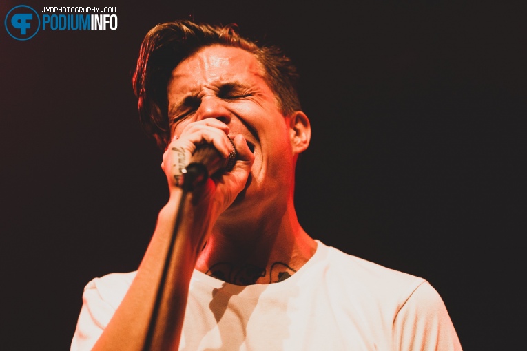 Broadside op Trash boat - 22/5 - Melkweg foto