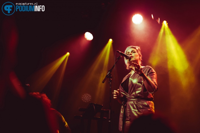 Nina June op Alex Vargas - 23/5 - Melkweg foto