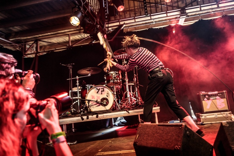 Yungblud op Dauwpop 2018 foto