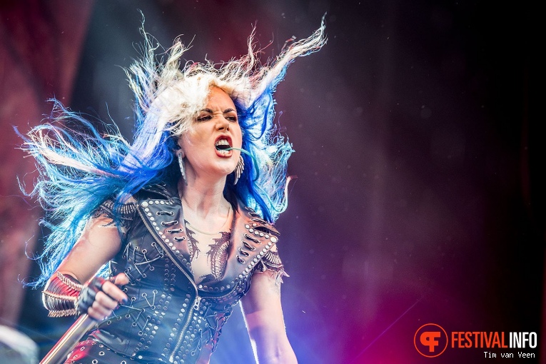 Arch Enemy op Fortarock Vrijdag 2018 foto