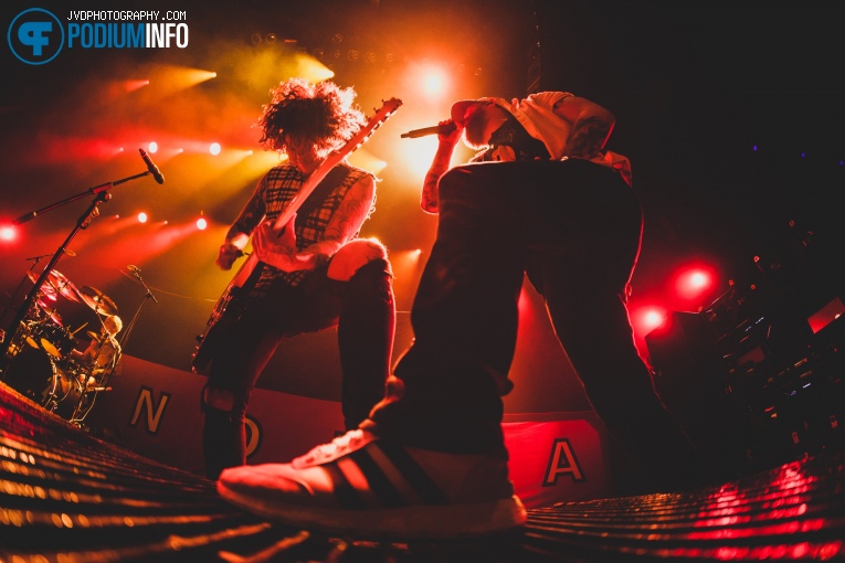 Asking Alexandria op Bullet For My Valentine - 4/6 - TivoliVredenburg foto