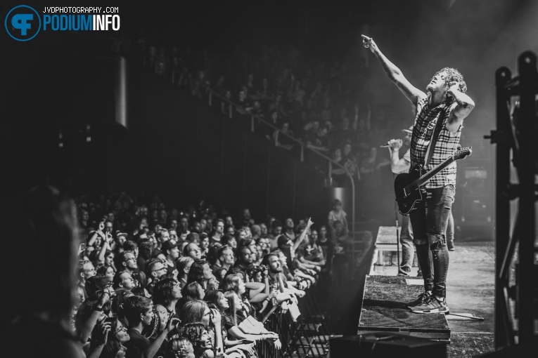 Asking Alexandria op Bullet For My Valentine - 4/6 - TivoliVredenburg foto
