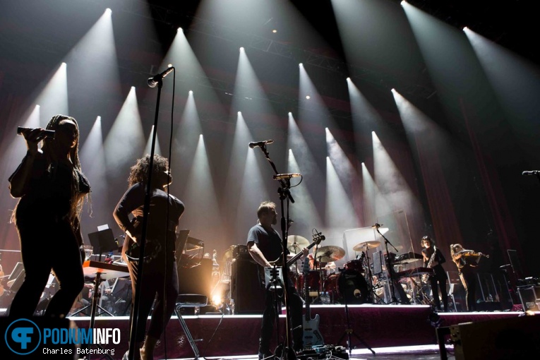 Metropole Orkest op Bryan Ferry / Het Metropole Orkest - 05/06 - AFAS Live foto