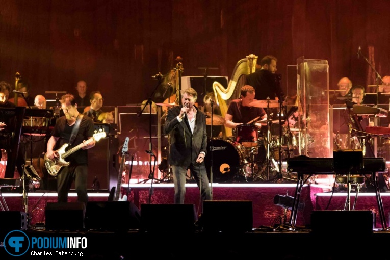 Bryan Ferry op Bryan Ferry / Het Metropole Orkest - 05/06 - AFAS Live foto