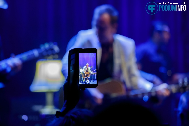 Kiefer Sutherland op Kiefer Sutherland - 08/06 - TivoliVredenburg foto