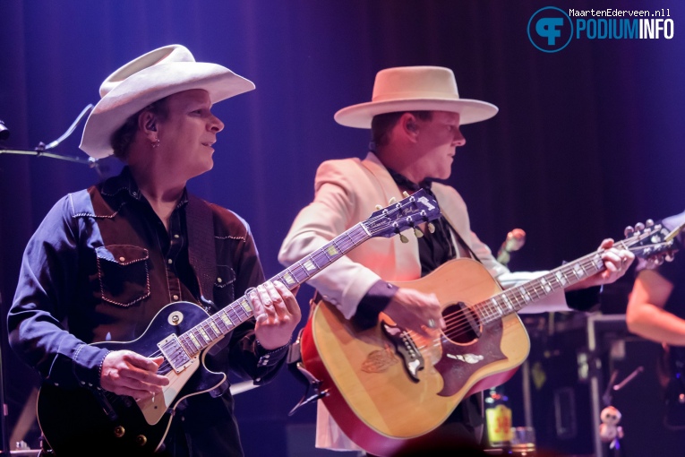 Kiefer Sutherland op Kiefer Sutherland - 08/06 - TivoliVredenburg foto