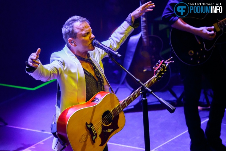 Kiefer Sutherland op Kiefer Sutherland - 08/06 - TivoliVredenburg foto