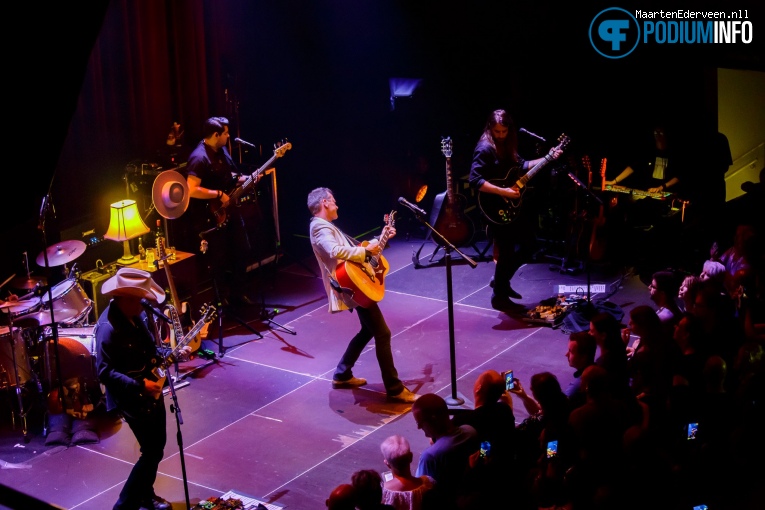 Kiefer Sutherland op Kiefer Sutherland - 08/06 - TivoliVredenburg foto