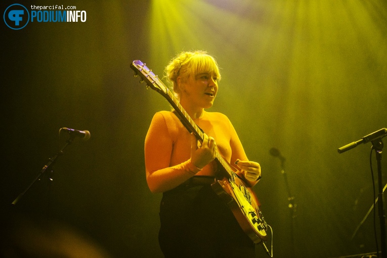 Loose Tooth op Courtney Barnett - 31/05 - TivoliVredenburg foto