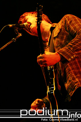 Queens Of The Stone Age op Queens of the Stone Age - 28/2 - Heineken Music Hall foto